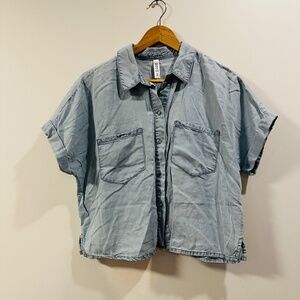 Dd77 Women’s size S Tencel short sleeve button up shirt